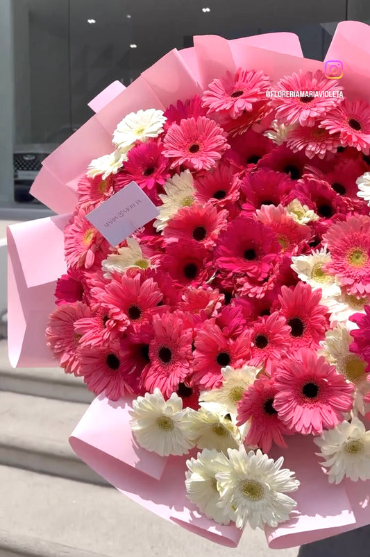 Ramo de 100 Gerberas, con envío a domicilio en Puebla. Florería en Puebla.